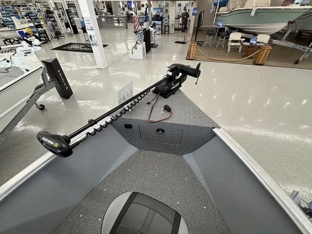 Slide: The Image of Lund 1875 Alaskan Sport 2025 - 9