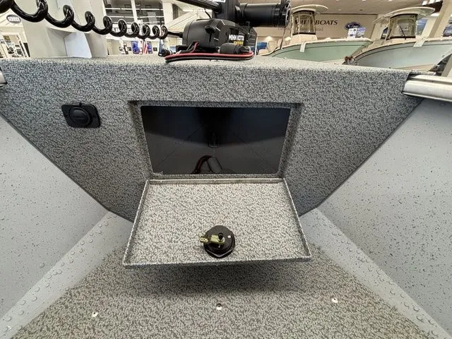 Slide: The Image of Lund 1875 Alaskan Sport 2025 - 10