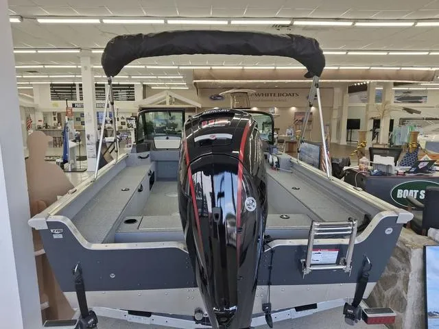 Slide: The Image of Lund 1875 Alaskan Sport 2025 - 4