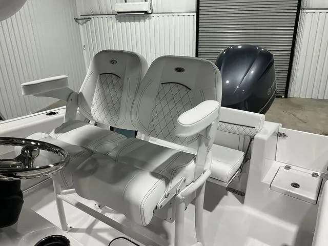 Slide: The Image of Sportsman Open 212 Center Console 2025 - 16