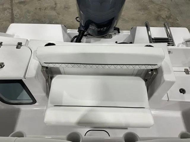 Slide: The Image of Sportsman Open 212 Center Console 2025 - 18