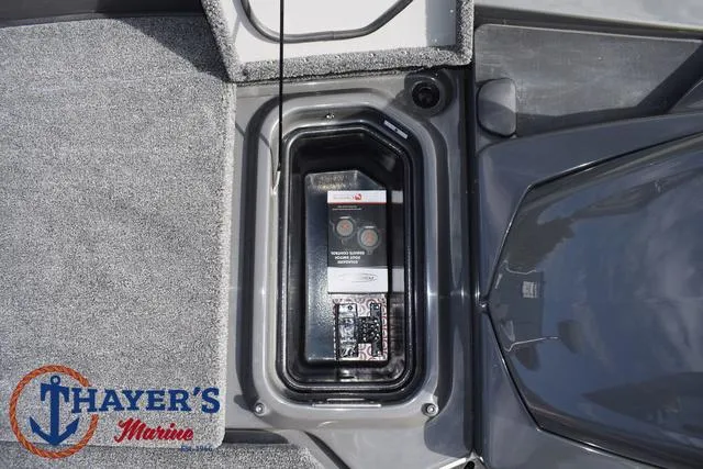 Slide: The Image of Ikon Boats LX21 2025 - 15