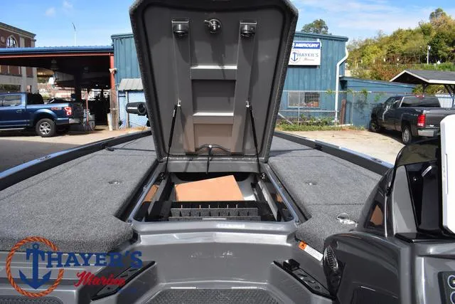 Slide: The Image of Ikon Boats LX21 2025 - 16