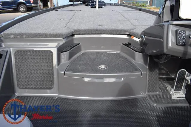 Slide: The Image of Ikon Boats LX21 2025 - 18