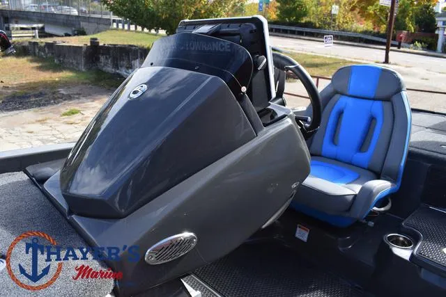 Slide: The Image of Ikon Boats LX21 2025 - 26