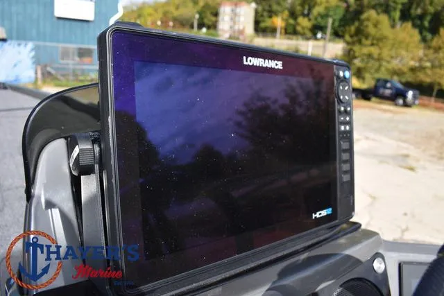 Slide: The Image of Ikon Boats LX21 2025 - 29