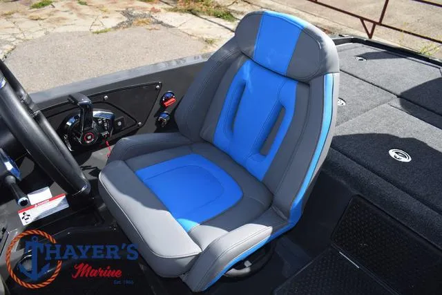 Slide: The Image of Ikon Boats LX21 2025 - 31