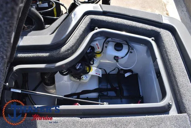 Slide: The Image of Ikon Boats LX21 2025 - 38