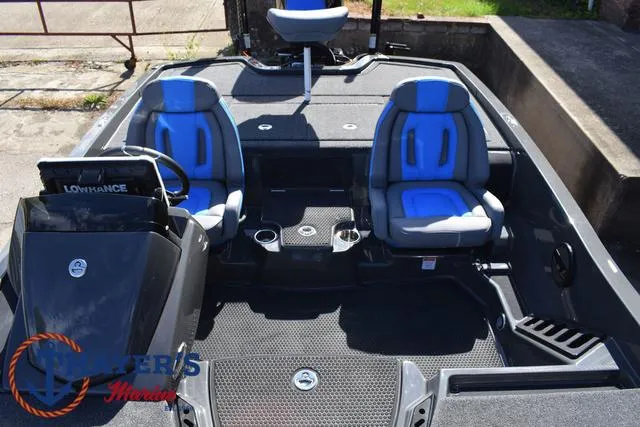 Slide: The Image of Ikon Boats LX21 2025 - 43