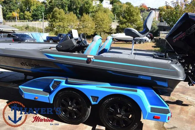 Slide: The Image of Ikon Boats LX21 2025 - 45