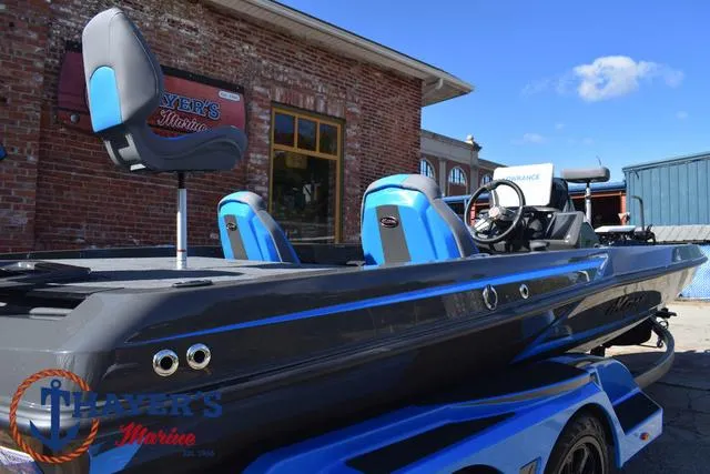 Slide: The Image of Ikon Boats LX21 2025 - 46