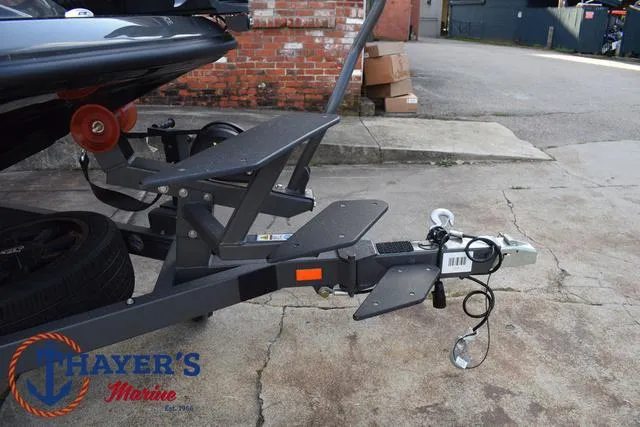 Slide: The Image of Ikon Boats LX21 2025 - 6