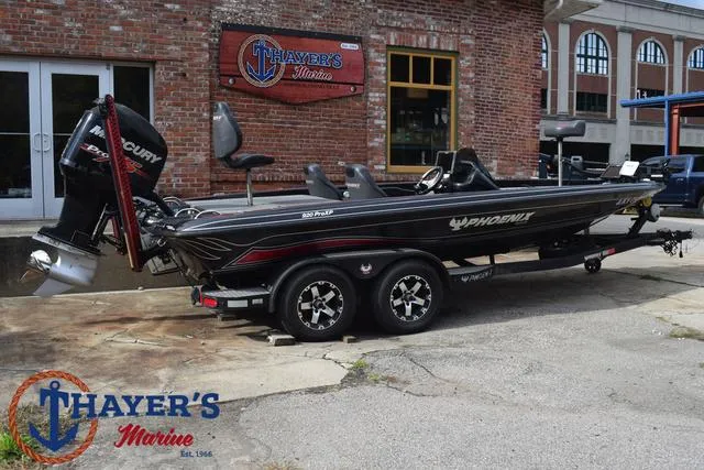 Slide: The Image of 2017 Phoenix Bass Boats 920 ProXP at Thayer's Marine dealership. - 3