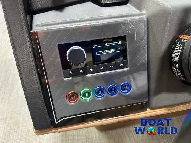 Slide: The Image of Tahoe Cascade 2385 Elite Cruise Tritoon & Honda 4-Stroke 2025 - 14