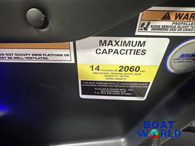 Slide: The Image of Tahoe Cascade 2385 Elite Cruise Tritoon & Honda 4-Stroke 2025 - 19