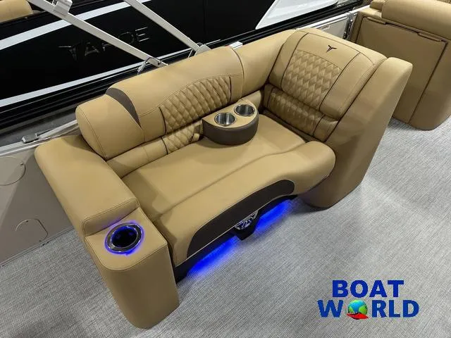 Slide: The Image of Tahoe Cascade 2385 Elite Cruise Tritoon & Honda 4-Stroke 2025 - 20