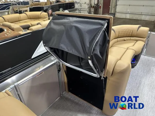 Slide: The Image of Tahoe Cascade 2385 Elite Cruise Tritoon & Honda 4-Stroke 2025 - 28