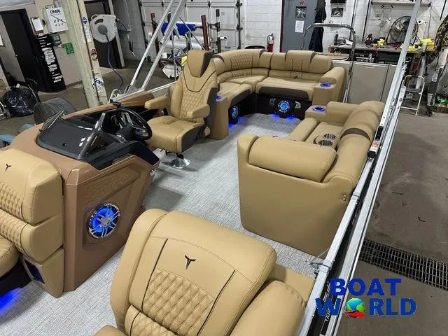 Slide: The Image of Tahoe Cascade 2385 Elite Cruise Tritoon & Honda 4-Stroke 2025 - 3