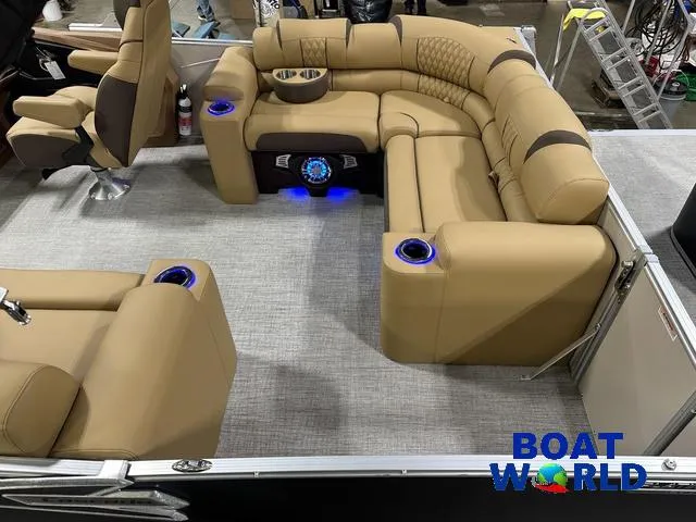 Slide: The Image of Tahoe Cascade 2385 Elite Cruise Tritoon & Honda 4-Stroke 2025 - 4