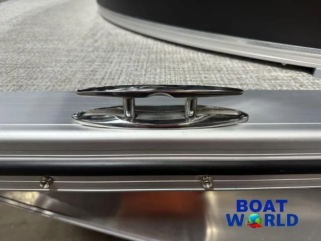 Slide: The Image of Tahoe Cascade 2385 Elite Cruise Tritoon & Honda 4-Stroke 2025 - 41