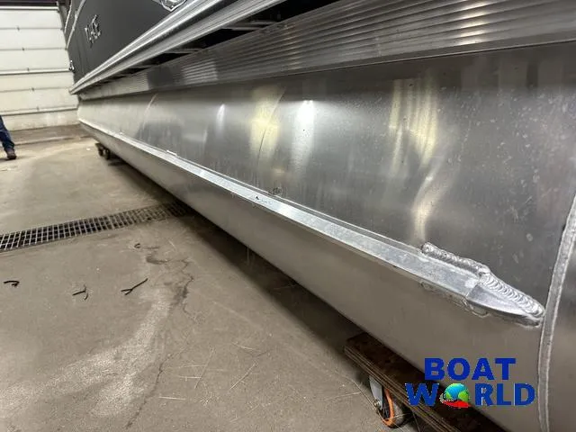 Slide: The Image of Tahoe Cascade 2385 Elite Cruise Tritoon & Honda 4-Stroke 2025 - 44