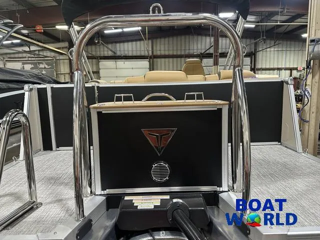 Slide: The Image of Tahoe Cascade 2385 Elite Cruise Tritoon & Honda 4-Stroke 2025 - 48