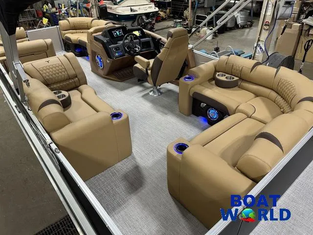 Slide: The Image of Tahoe Cascade 2385 Elite Cruise Tritoon & Honda 4-Stroke 2025 - 5