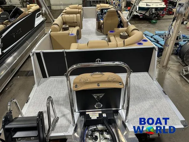 Slide: The Image of Tahoe Cascade 2385 Elite Cruise Tritoon & Honda 4-Stroke 2025 - 7