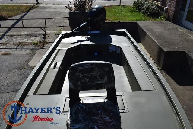 Slide: The Image of Tracker GRIZZLY® 1654 T Sportsman 2025 - 14