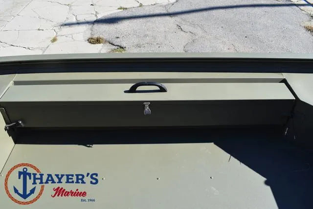 Slide: The Image of Tracker GRIZZLY® 1654 T Sportsman 2025 - 17