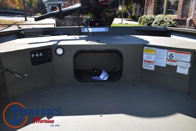 Slide: The Image of Tracker GRIZZLY® 1654 T Sportsman 2025 - 18