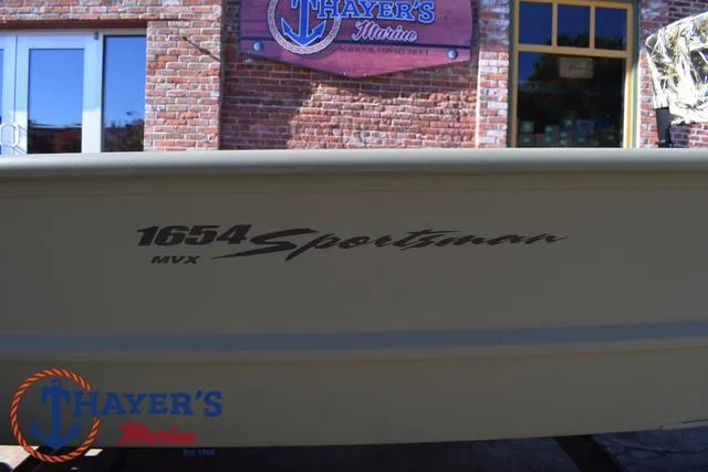 Slide: The Image of Tracker GRIZZLY® 1654 T Sportsman 2025 - 5