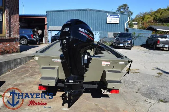 Slide: The Image of Tracker GRIZZLY® 1654 T Sportsman 2025 - 9