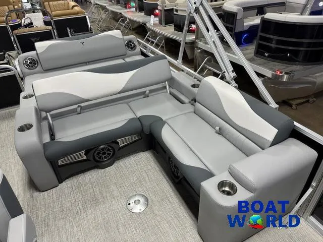 Slide: The Image of Tahoe LTZ 2385 Swingback (VRL) & Honda 4-Stroke EFI 2025 - 17