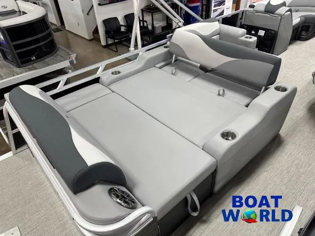 Slide: The Image of Tahoe LTZ 2385 Swingback (VRL) & Honda 4-Stroke EFI 2025 - 18