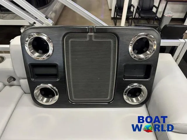 Slide: The Image of Tahoe LTZ 2385 Swingback (VRL) & Honda 4-Stroke EFI 2025 - 25