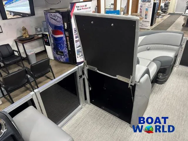 Slide: The Image of Tahoe LTZ 2385 Swingback (VRL) & Honda 4-Stroke EFI 2025 - 27