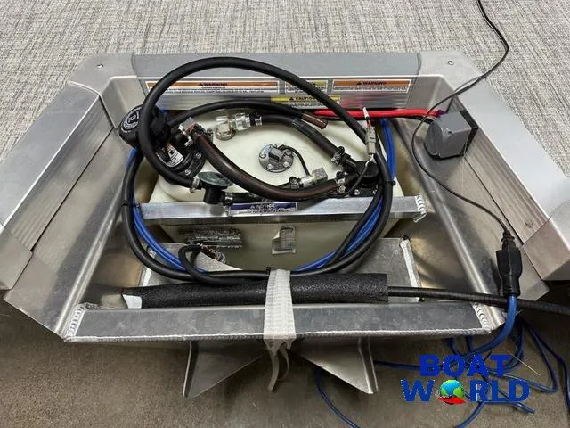 Slide: The Image of Tahoe LTZ 2385 Swingback (VRL) & Honda 4-Stroke EFI 2025 - 39