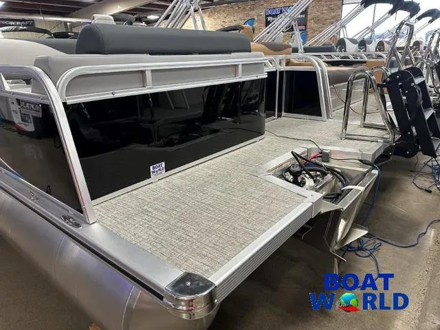 Slide: The Image of Tahoe LTZ 2385 Swingback (VRL) & Honda 4-Stroke EFI 2025 - 41