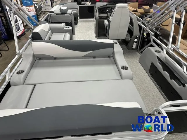 Slide: The Image of Tahoe LTZ 2385 Swingback (VRL) & Honda 4-Stroke EFI 2025 - 5