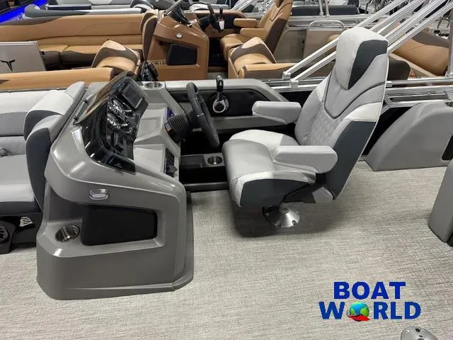 Slide: The Image of Tahoe LTZ 2385 Swingback (VRL) & Honda 4-Stroke EFI 2025 - 9