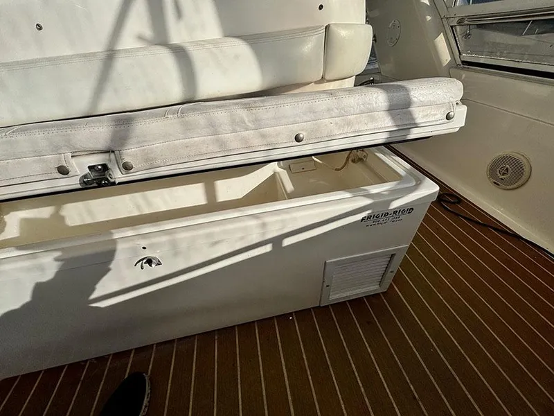 Slide: The Image of Sea Ray 480 Sedan Bridge 1998 - 12