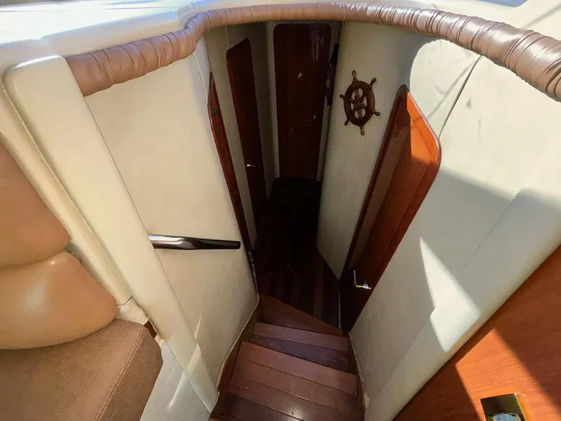 Slide: The Image of Sea Ray 480 Sedan Bridge 1998 - 28