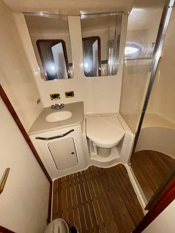 Slide: The Image of Sea Ray 480 Sedan Bridge 1998 - 30