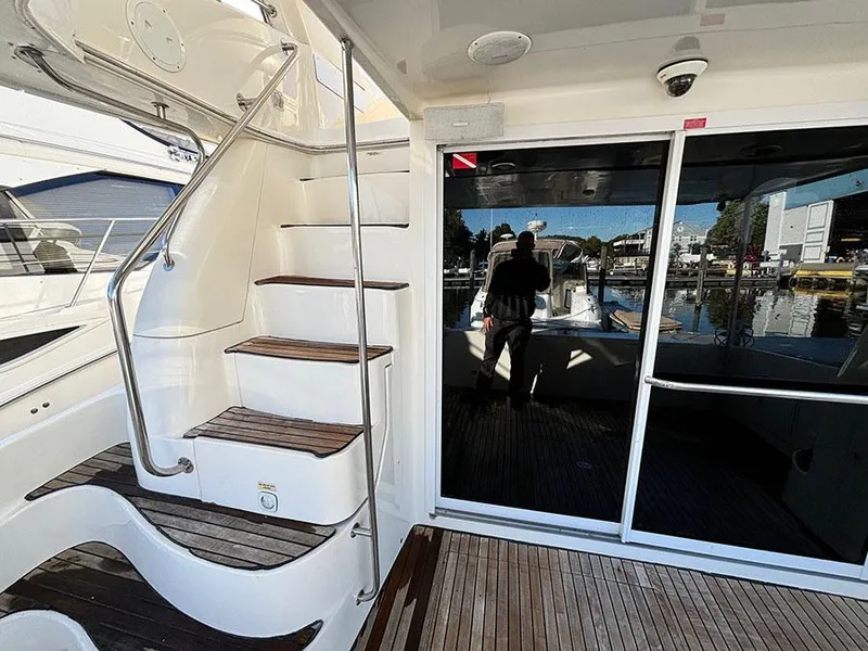 Slide: The Image of Sea Ray 480 Sedan Bridge 1998 - 9