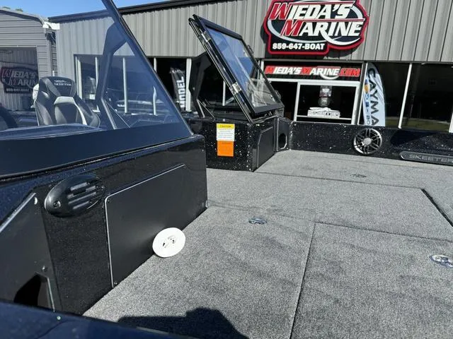 Slide: The Image of Skeeter WXR2060 2025 - 11