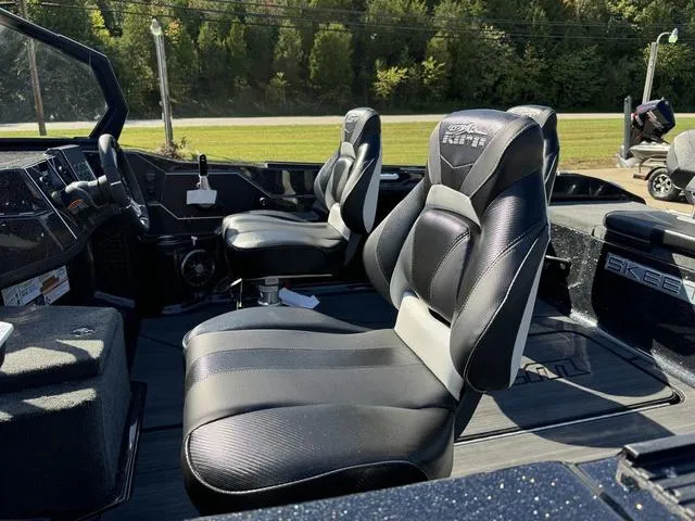 Slide: The Image of Skeeter WXR2060 2025 - 18