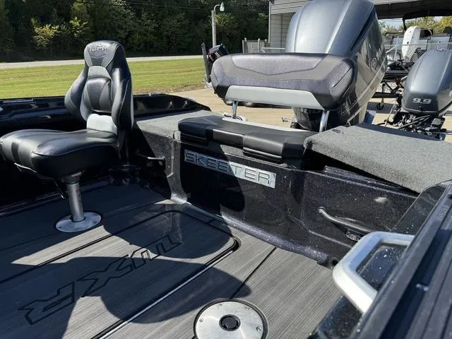 Slide: The Image of Skeeter WXR2060 2025 - 19