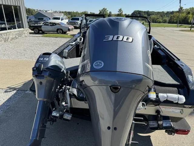 Slide: The Image of Skeeter WXR2060 2025 - 4