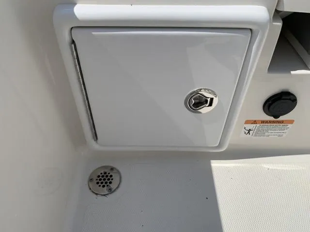 Slide: The Image of Ranger 2360 Bay 2024 - 14